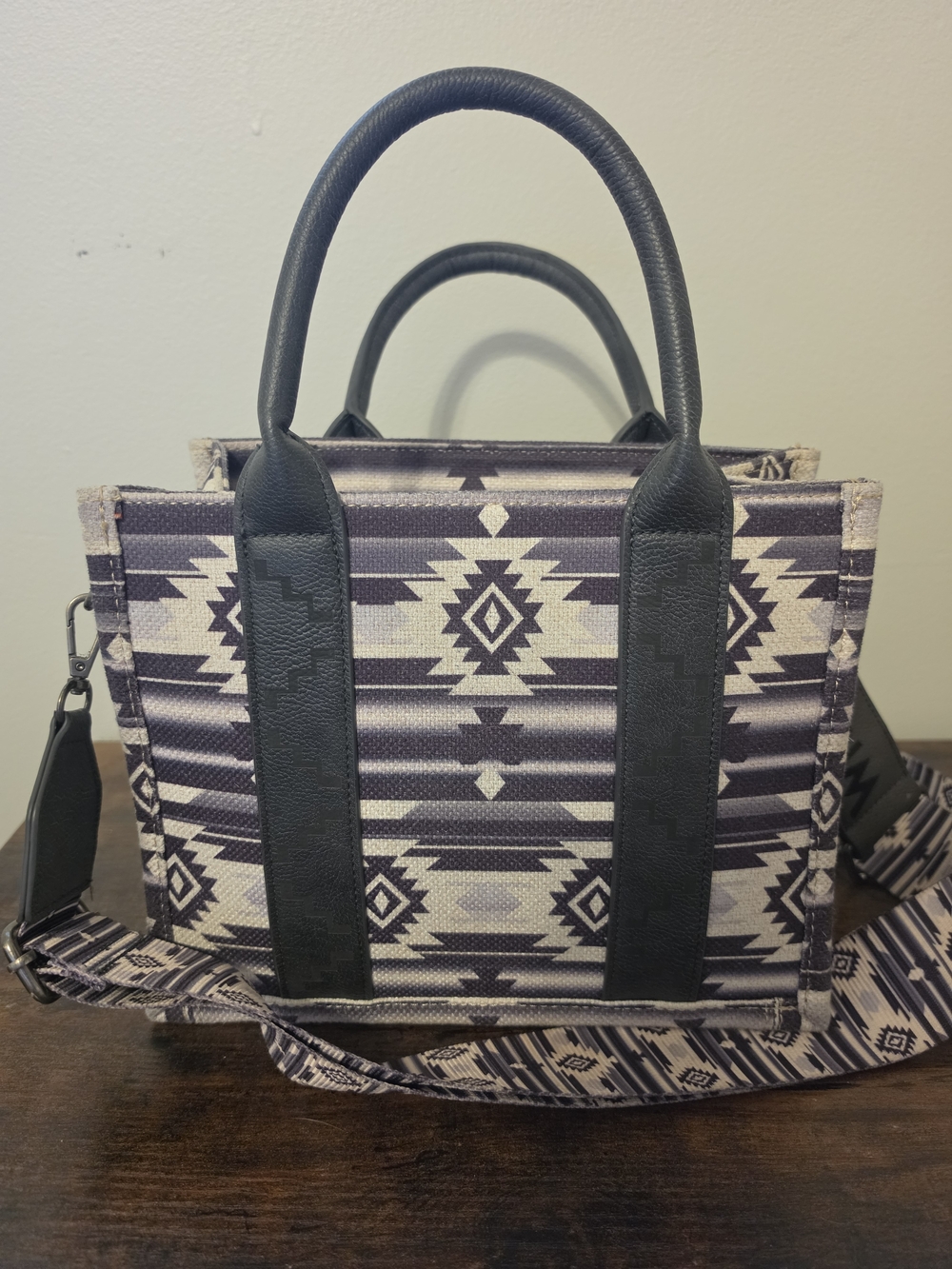 Wrangler Black & Cream Southwestern Tote Set - Picture 3 of 13